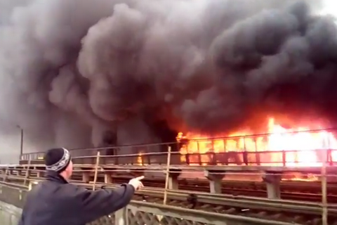 В результате пожара на рынке возле метро "Лесная" в Киеве пострадавших нет, - ГосЧС