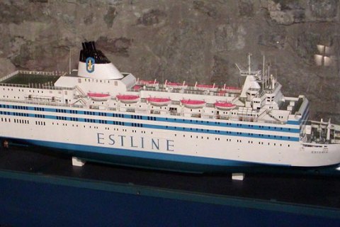 Таллинн хочет возобновить расследование гибели парома "Эстония", затонувшего 26 лет назад