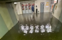 Киев после длительной жары накрыл сильный ливень, затопило одну из станций метро