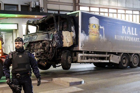 Одна з постраждалих під час теракту в Стокгольмі померла в лікарні