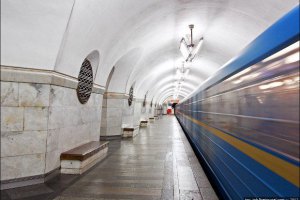 Самая загруженная станция киевского метро не работала час из-за "минирования" (обновлено)