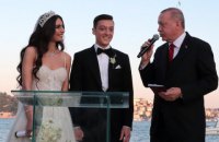 Эрдоган стал свидетелем на свадьбе игрока лондонского "Арсенала"