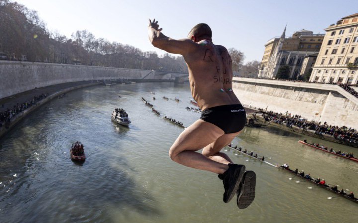 Мер Рима пообіцяв за 5 років зробити Тибр придатним для купання