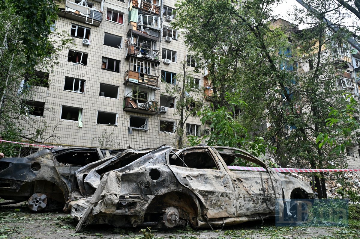 Зруйновані автівки