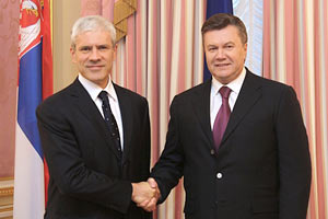 Янукович намерен активизировать сотрудничество с Сербией