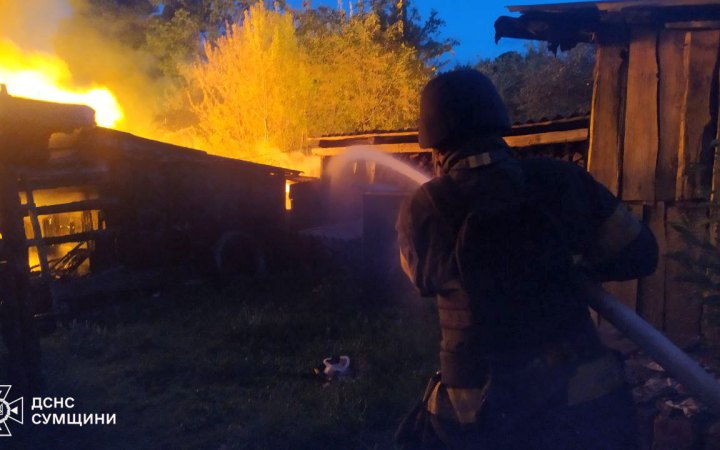Росіяни вдарили по Шосткинському району Сумщини: постраждали люди