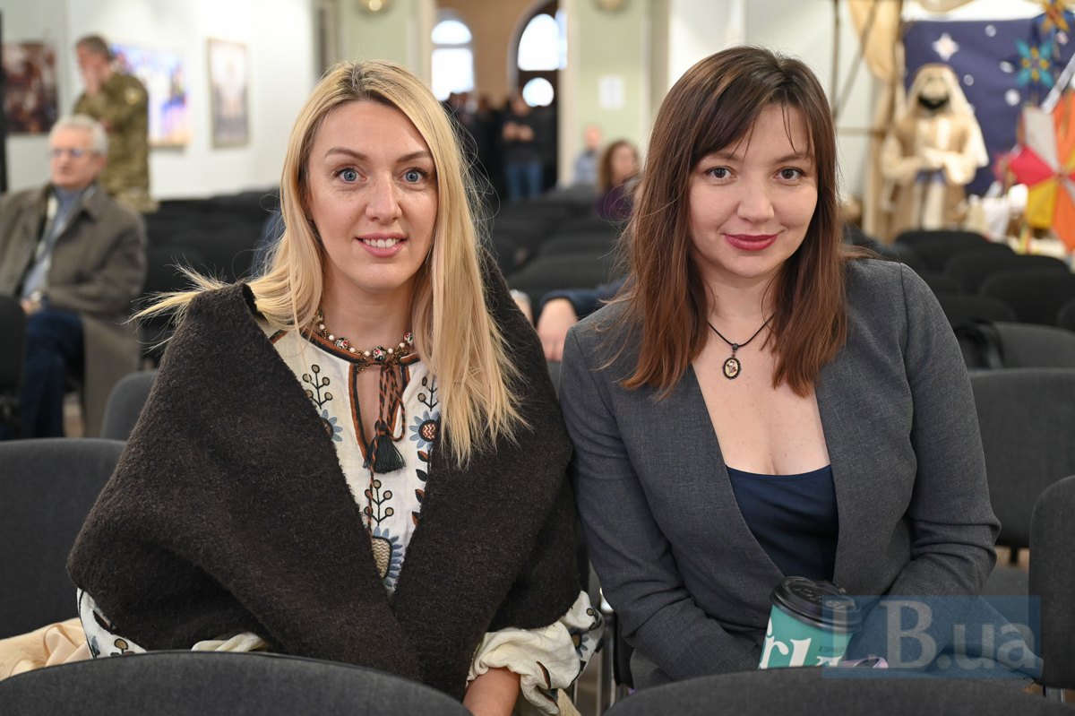 редакторка відділу «Здоровʼя» LB.ua Ірина Андрейців і Катерина Левицька , засновниця та директорка Міжнародного центру реабілітації та нейрофізіології для дітей з інвалідністю (ліворуч)