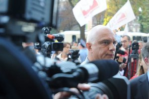 Муж Тимошенко надеется, что у власти хватит ума отпустить Юлю