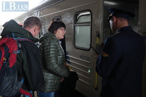 УЗ откроет продажу билетов на "новогодние" поезда на следующей неделе