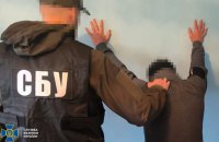 У Запоріжжі затримали групу шахраїв, які під виглядом військових продавали гуманітарну допомогу