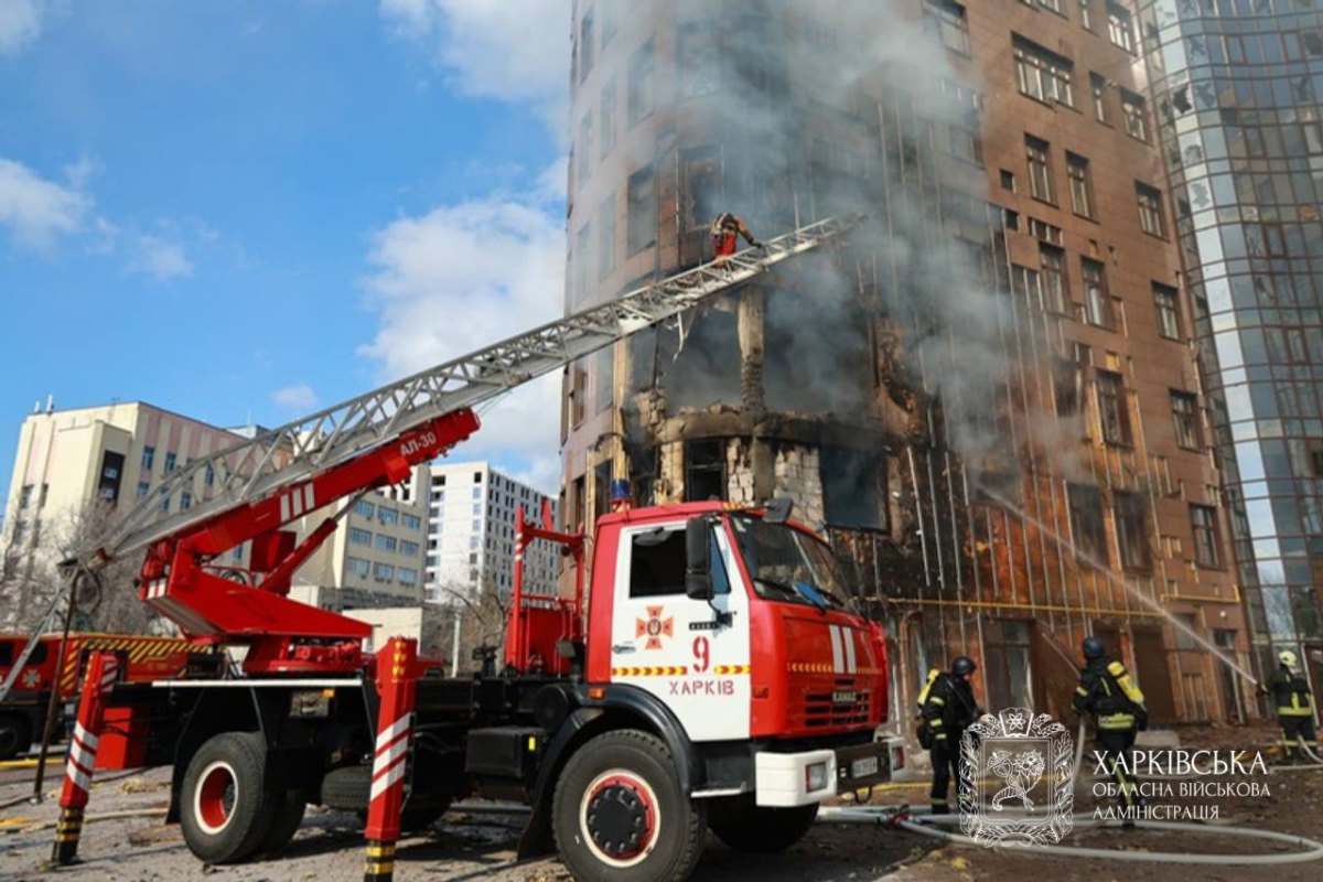 руйнування після російського обстрілу Харкова 2 квітня 2026 року