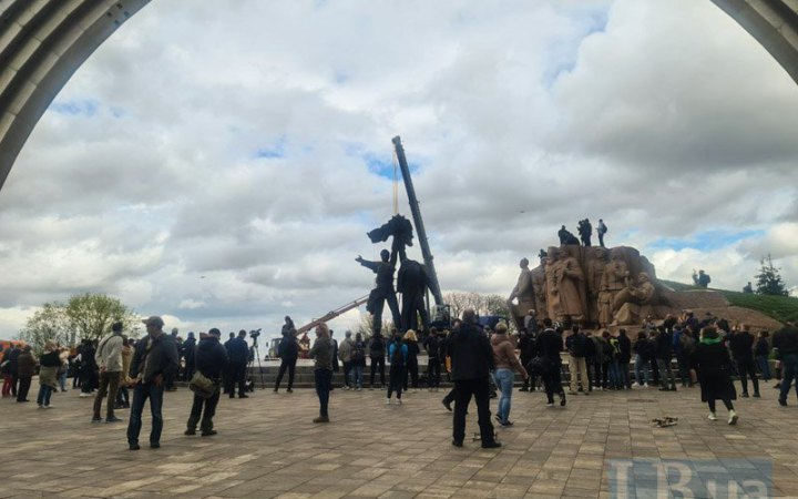 Мінкульт: Колишня Арка дружби народів у Києві більше не памʼятка, її можна демонтувати