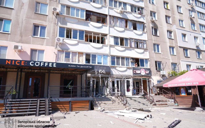 У Запоріжжі унаслідок атаки російського дрона поранені люди (оновлено)