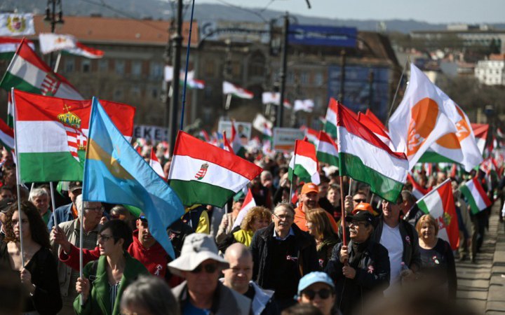 "Останнє випробування сил": прихильники Орбана і його опонента проводять сьогодні акції у Будапешті