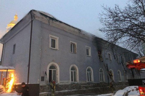 Чоловікові, який підпалив будівлю на території Лаври, оголошено про підозру