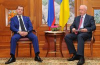 Азаров обсудил с Медведевым результаты президентских переговоров