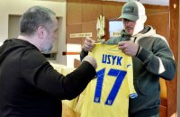 Усик став амбасадором збірної України з футболу