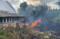 Ворог цілий день бив по Нікопольському районі, постраждали дві жінки