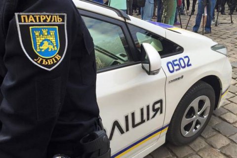 У Львові патрульні затримали п'яного водія, який вдавав німого