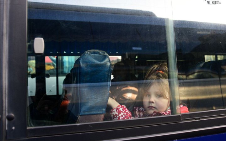Щонайменше 285 українських дітей Росія розмістила в "банку" сиріт 