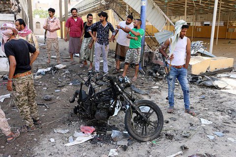 В Йемене смертник атаковал лагерь сил безопасности: 6 жертв