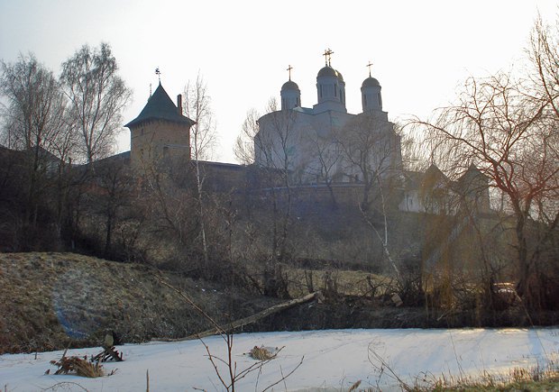 Святогорский Успенский монастырь-крепость (1495 – 1567 гг.) в Зимном