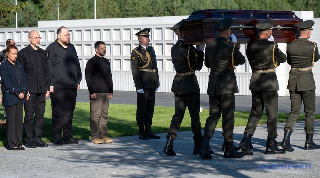 за участі Президента Володимира Зеленського відбулося офіційне відкриття Національного військового меморіального кладовища.