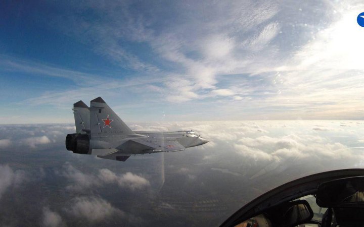 Біля Аляски засікли чотири російські військові літаки