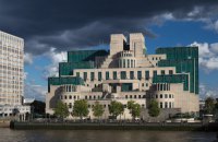 Директор МІ6 Річард Мур: Росія просувається повільними темпами і високою ціною, але до переговорів не готова