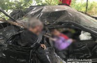 На Киевщине 71-летний водитель влетел в дерево, погибли трое пассажиров