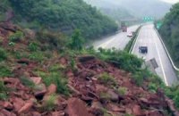 Из-за ливней в Китае пострадали более 690 тысяч человек