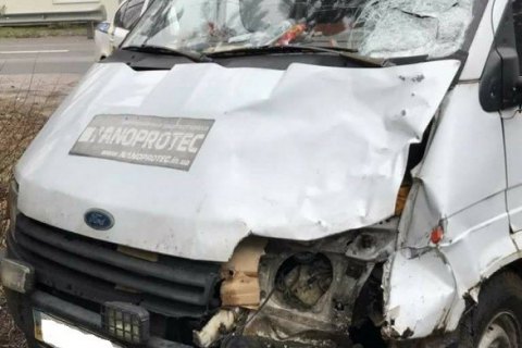 Під Києвом водій мікроавтобуса збив на смерть жінку на пішохідному переході і втік