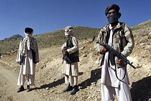 Афганские боевики напали на пакистанскую деревню