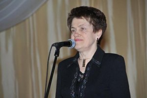 Людмила Янукович вручила дипломи майбутнім священикам