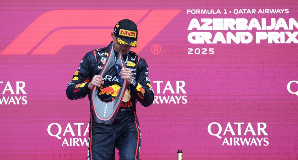 Ферстаппен з титулом переможця Гран-прі Азербайджану