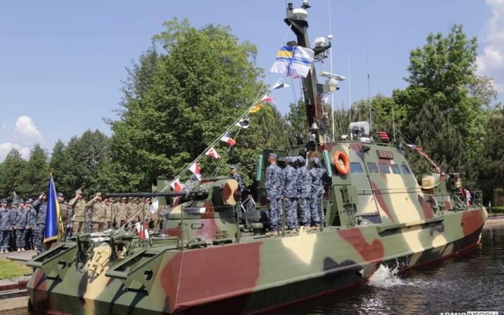 До складу українських ВМС передали катер "Буча". На церемонію прибув Залужний
