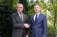 ​Петер Мадяр запросив Зеленського зустрітися на Закарпатті 