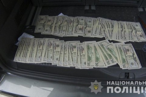 Полиция предотвратила поставку в Украину 1 млн фальшивых долларов 