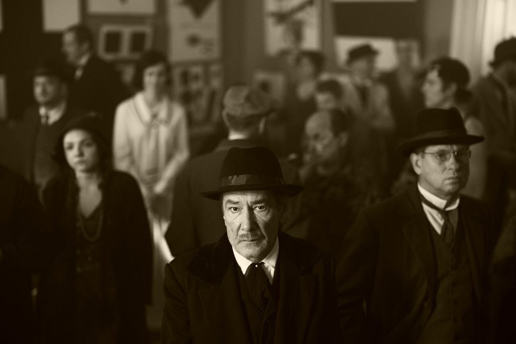 Кадр з фільму 'Малевич' 