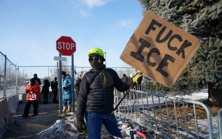 FT: у США все більше критикують імміграційні репресії Трампа після вбивства людей у Міннеаполісі