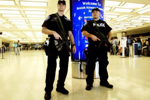США решили усилить меры безопасности в аэропортах после крушения А321