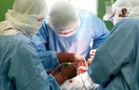 Киевские хирурги провели уникальную операцию на сердце