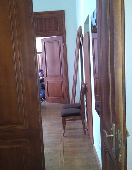 Выломанные двери в кабинет бывшего директора Софии Киевской Елены Сердюк