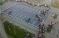 В Чернигове образовалась гигантская очередь за предвыборной подачкой от мэра