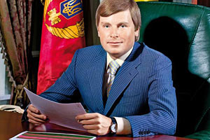 Янукович присвоил 32-летнему чиновнику звание генерал-майора