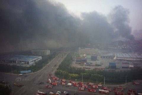 У Китаї затримано 12 підозрюваних у справі про вибухи у Тяньцзіні