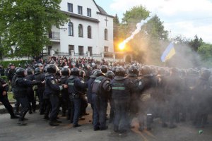 Бывшего замкомандира львовского "Беркута" будут судить за поджог штаба