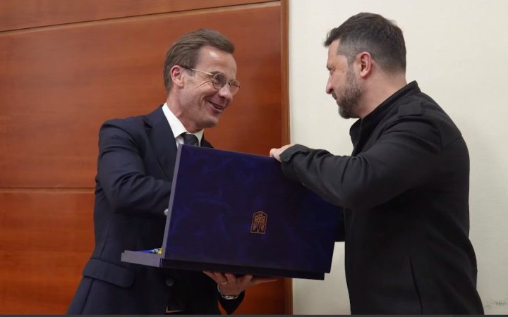 Президент Зеленський обговорив оборонне партнерство із Прем'єром Швеції