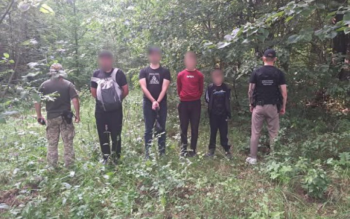 На Буковині затримали неповнолітніх переправників ухилянтів, яким заплатити 10 тисяч євро за "послугу"