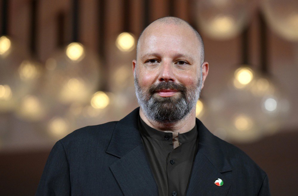 Йоргос Лантімос&nbsp;на прем'єрі фільму «Бугонія» під час Венеційського міжнародного кінофестивалю, 28 серпня 2025 року